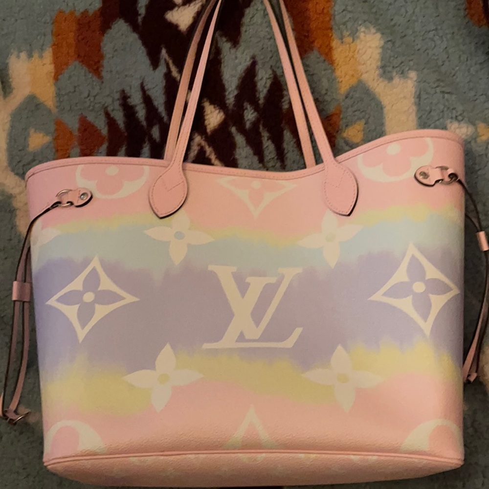 New Louis Vuitton Escale Neverfull